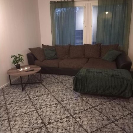 55 Nelioeinen Tilava Rivitalokaksio, 1-4Hloe, Taeydellinen Keittioe, Uudet Kodinkoneet, Laadukas Sauna, Tv, Netflix, Wifi, Kuivaava Pyykinpesukone, Itsekirjautuminen 24H, Avainsaeiloeboxi Koodilla Seinäjoki Dış mekan fotoğraf