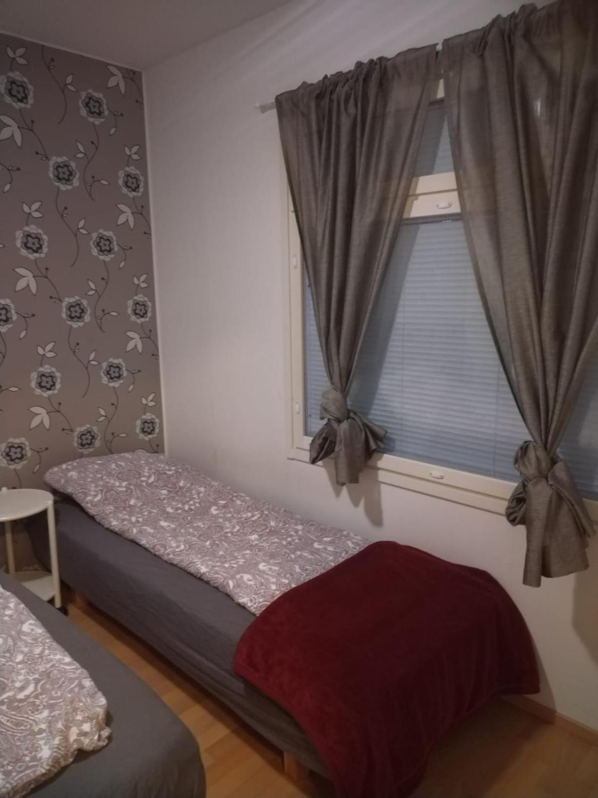 55 Nelioeinen Tilava Rivitalokaksio, 1-4Hloe, Taeydellinen Keittioe, Uudet Kodinkoneet, Laadukas Sauna, Tv, Netflix, Wifi, Kuivaava Pyykinpesukone, Itsekirjautuminen 24H, Avainsaeiloeboxi Koodilla Seinäjoki Dış mekan fotoğraf